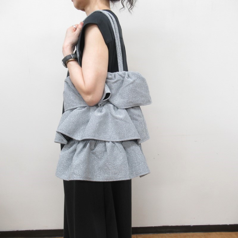【SALE】 Design Factory メタリックフリルバッグ/SV95